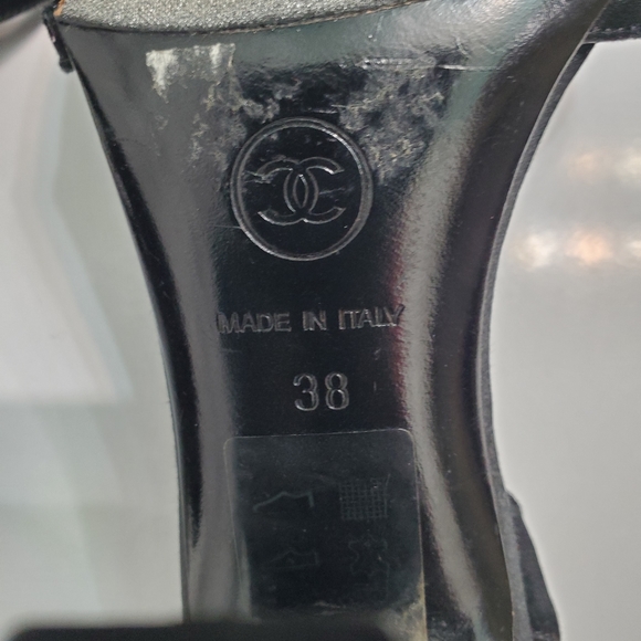 Shoes - Picture 5 of 7